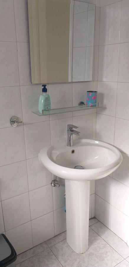 2 bedroom apartment near Finikoudes Larnaca Buitenkant foto